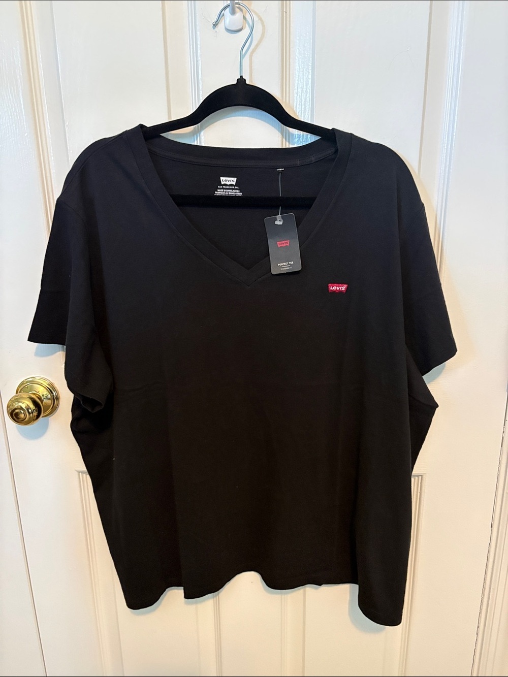 Levi's Black V-Neck Short Sleeve Tee